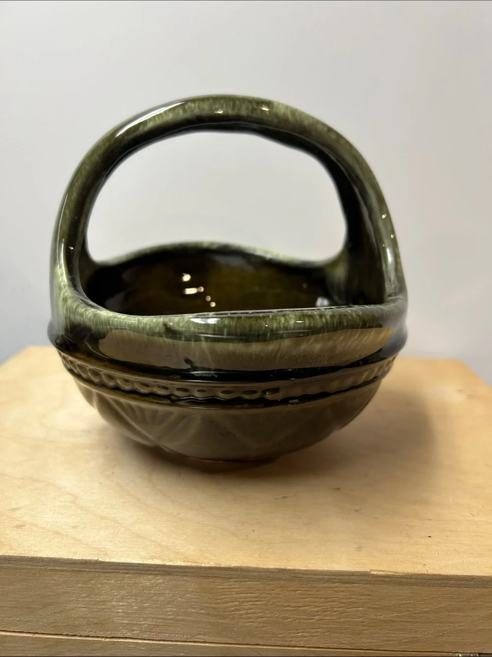 VINTAGE Hull‎ USA Pottery Flower Basket Planter F24  Drip Glaze Green 6x7x7